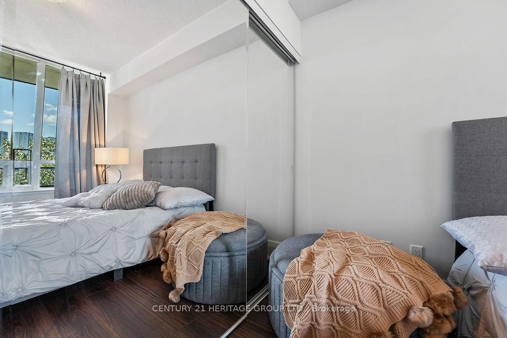 2 Bedrooms Condo at 85 North Park, Vaughan For sale