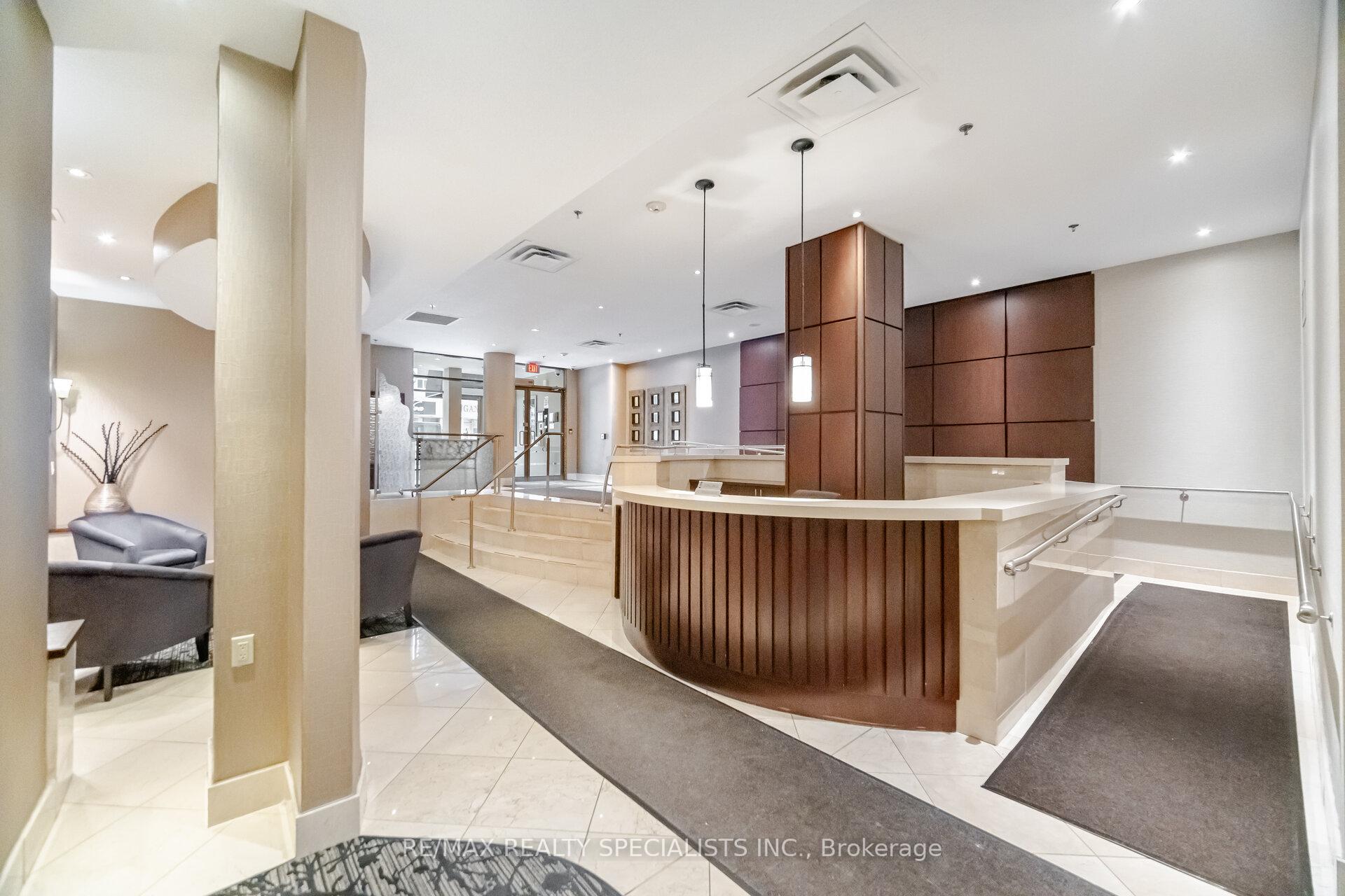 3 Bedrooms Condo at 1477 Lakeshore,  Burlington For sale