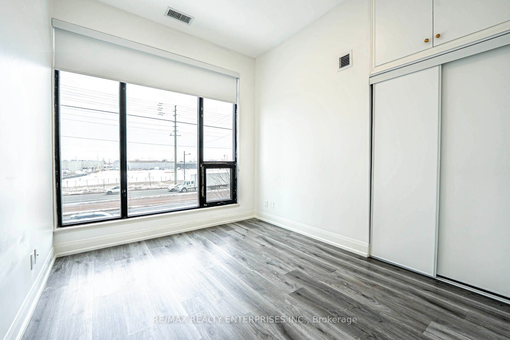2900 Highway 7 Road, #206