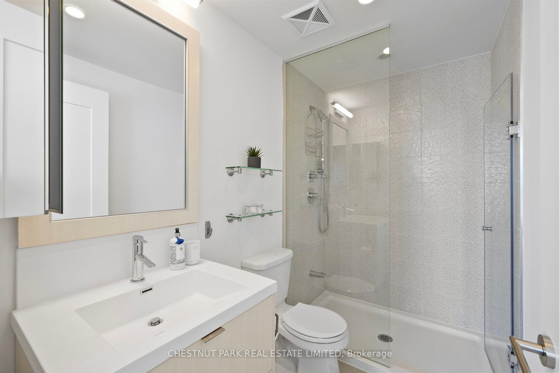 3 Bedrooms Condo at 38 Cameron, Toronto For sale