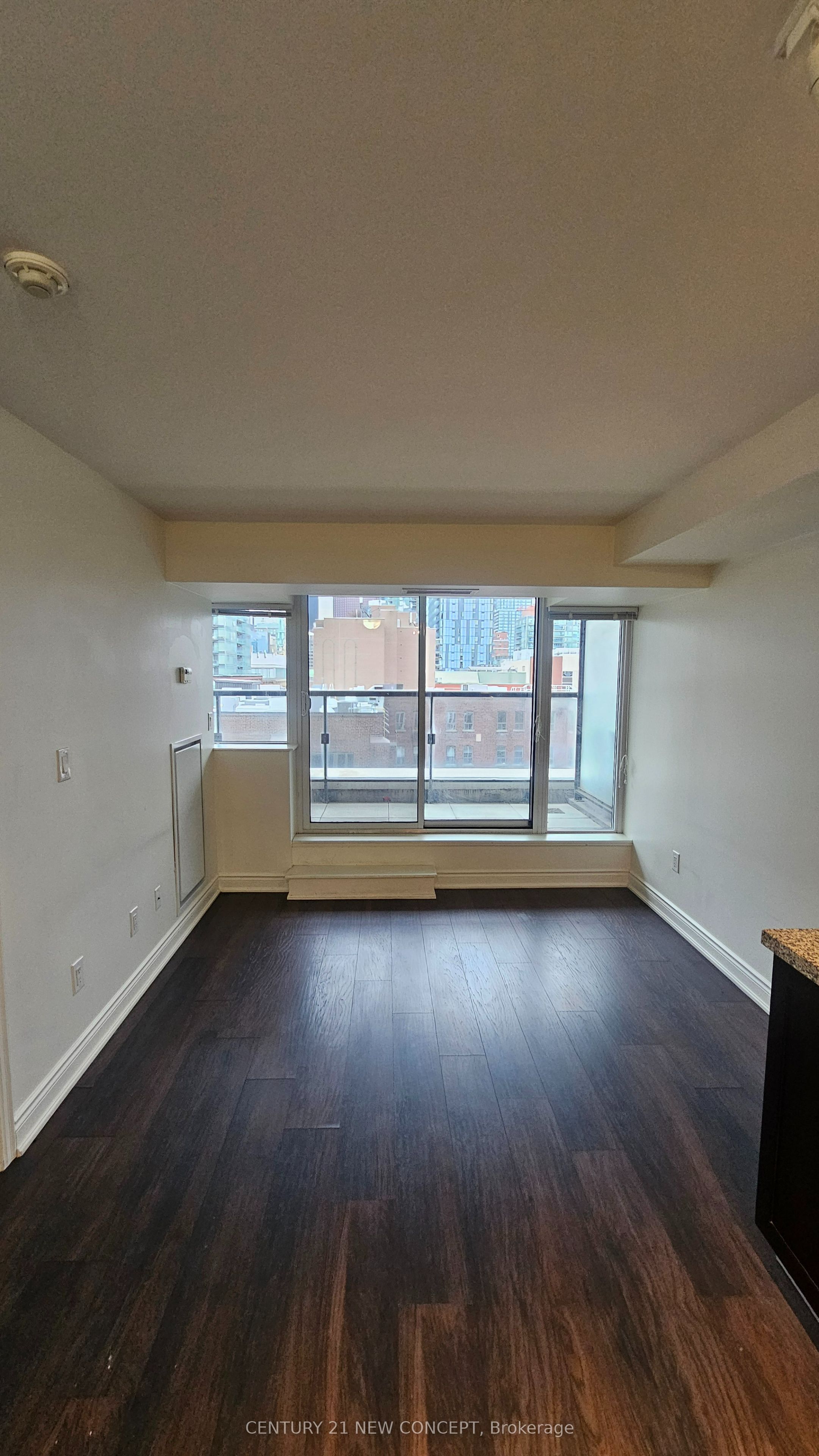 400 Adelaide Street E, #907