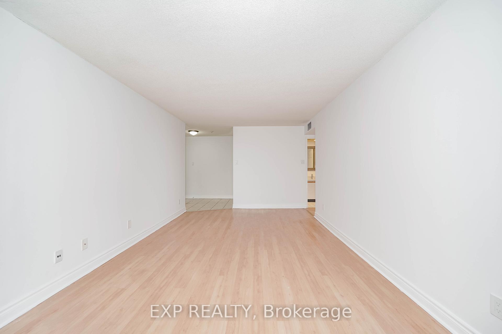 3 Bedrooms Condo at 4450 Tucana,  Mississauga For sale