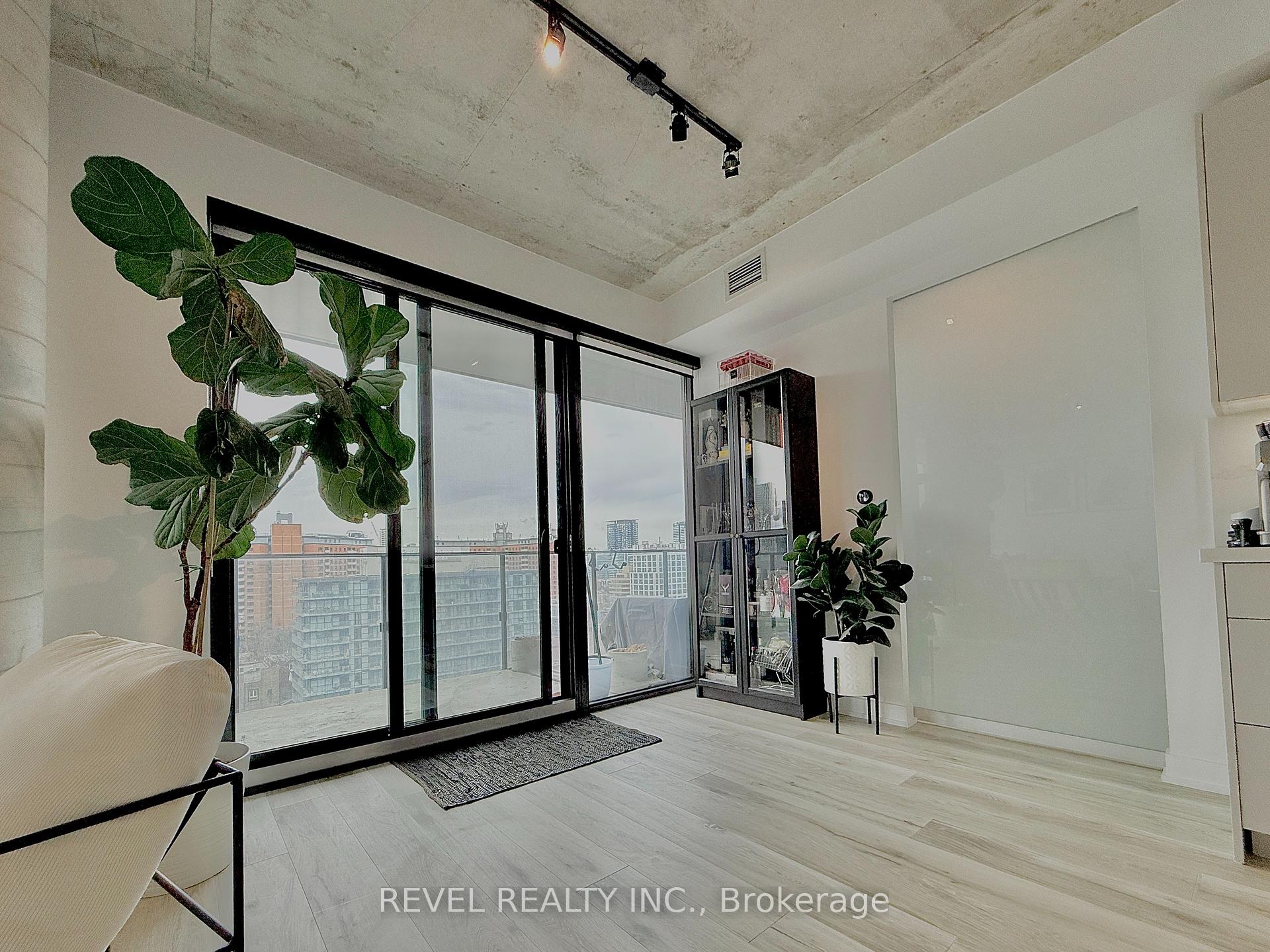 2 Bedrooms Condo at 55 Ontario, Toronto For sale