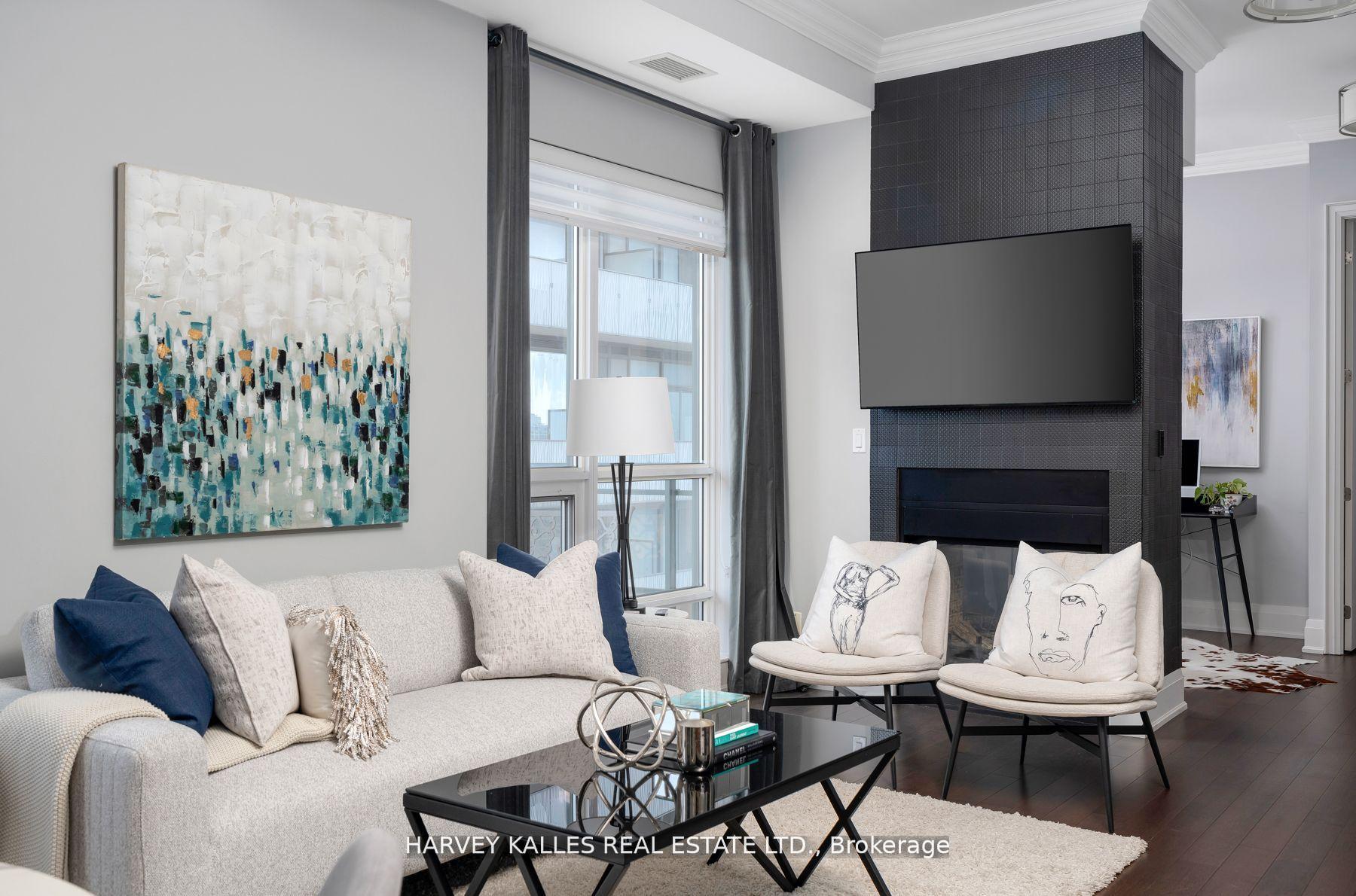 3 Bedrooms Condo at 35 Hayden, Toronto For sale