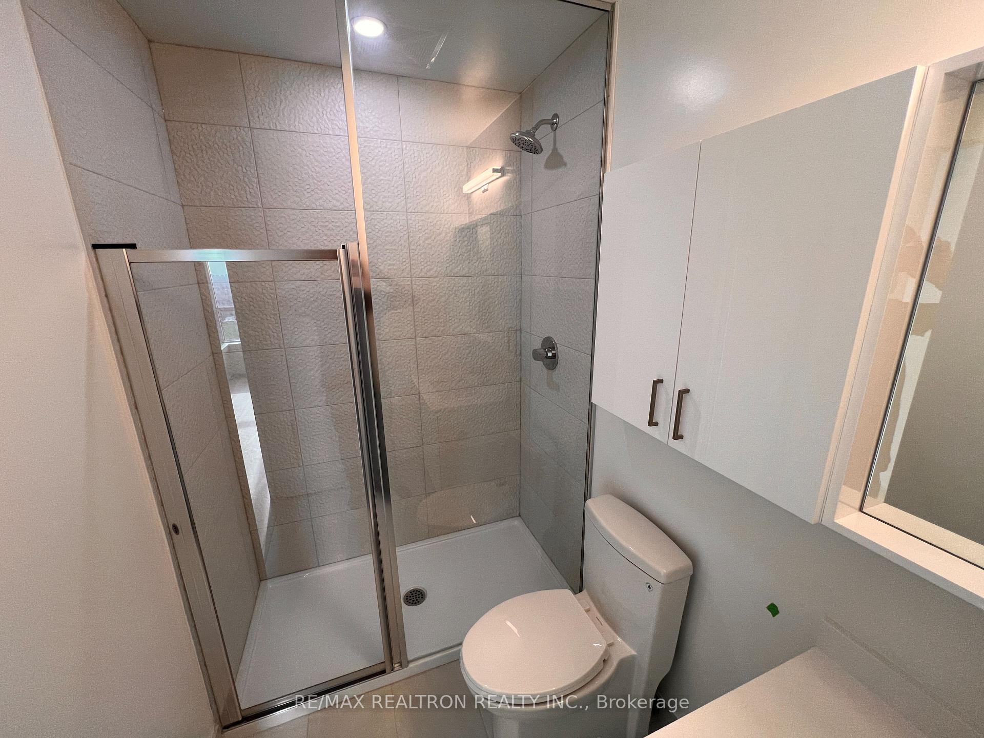 2 Bedrooms Co-op at 30 Upper Mall,  Vaughan For sale