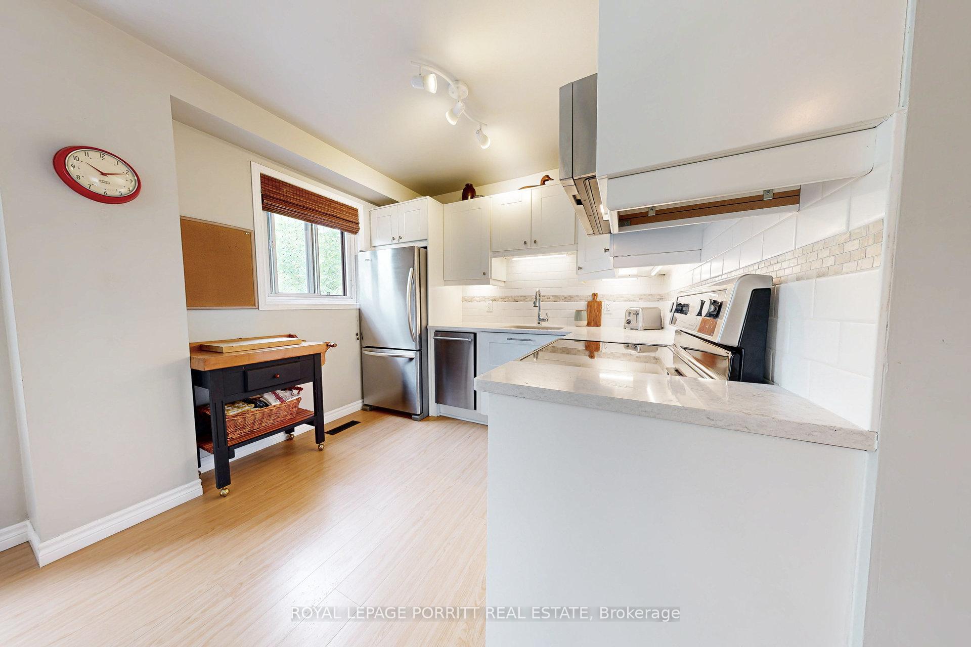 3 Bedrooms Condo at 3395 Cliff, Mississauga For sale