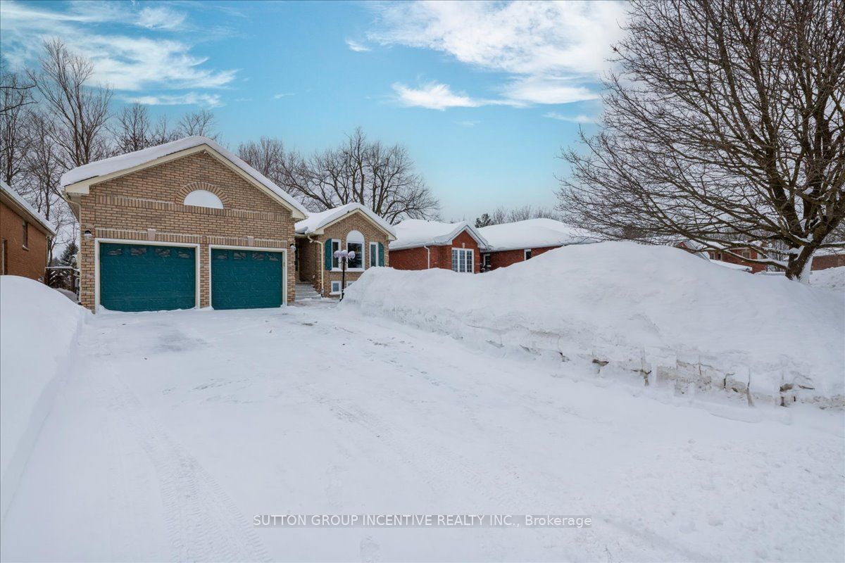 107 Brown Street, Barrie, ON L4N 7V6