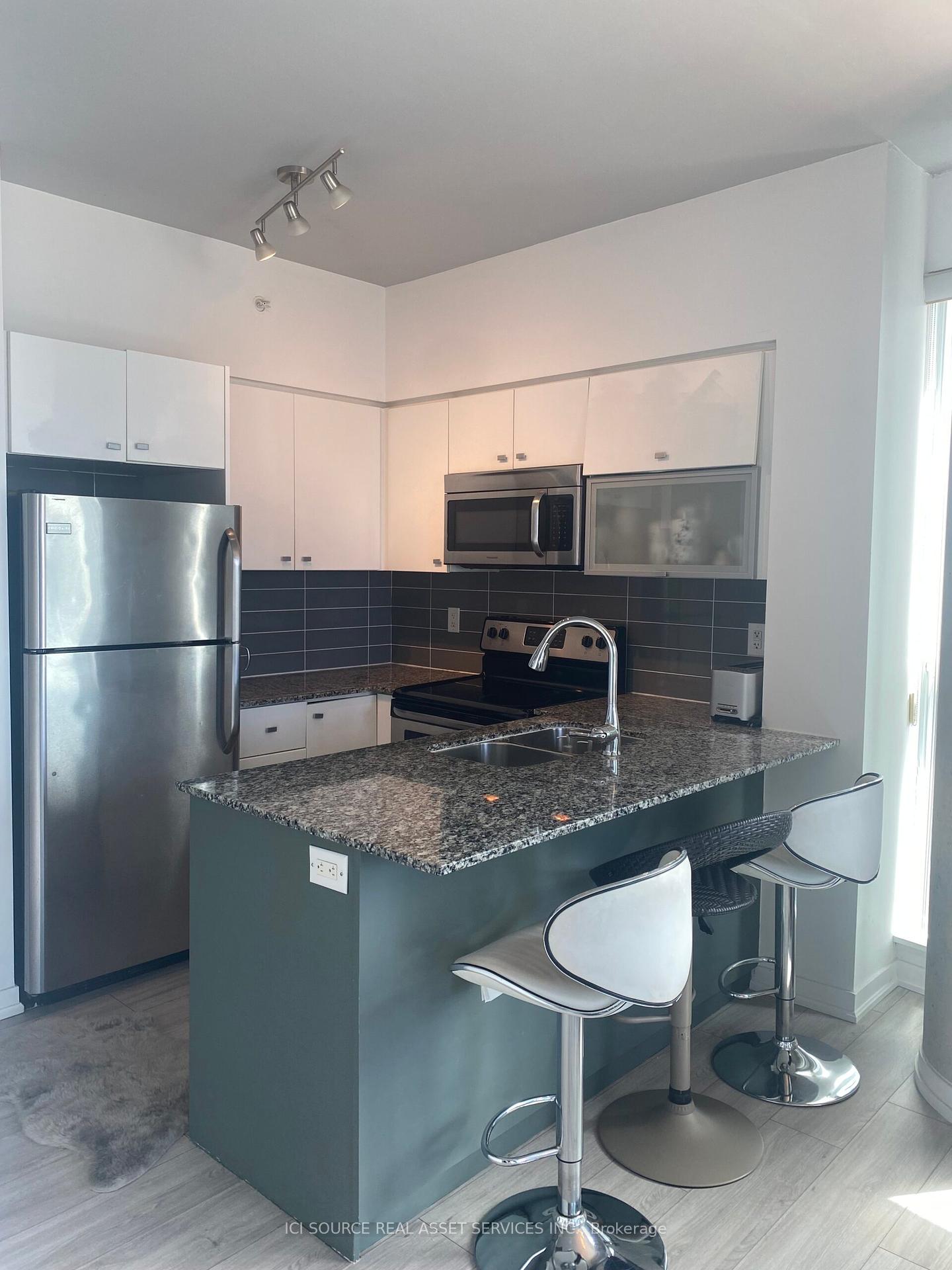 3 Bedrooms Condo at 150 East Liberty, Toronto For sale