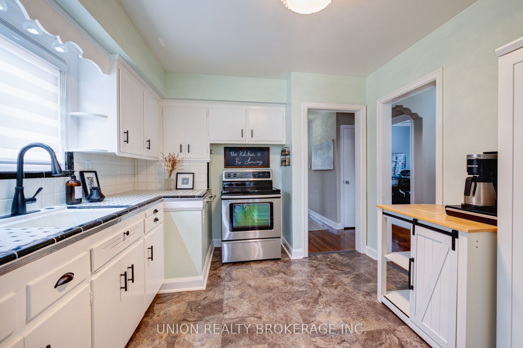 100 Lilian Drive