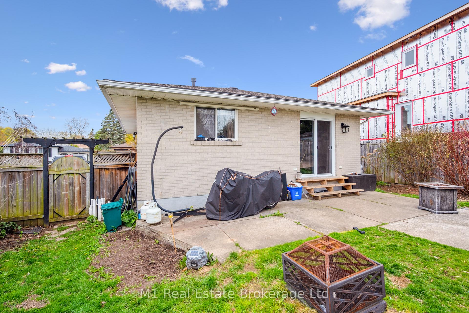 83 Scott Road
