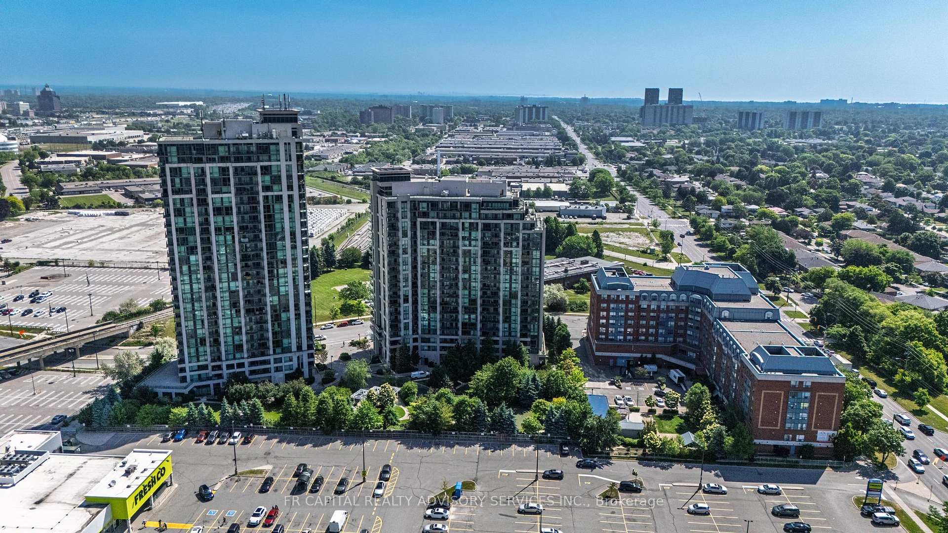 2 Bedrooms Condo at 68 Grangeway, Toronto For sale