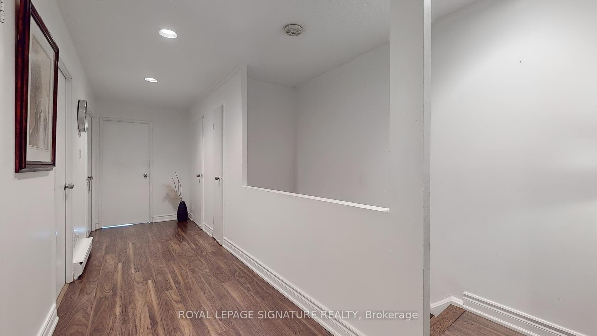 4 Bedrooms Condo at 20 Moonstone, Toronto For sale