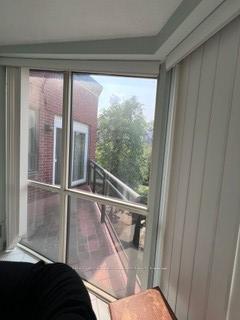 2 Bedrooms Condo at 100 Arbors, Vaughan For sale