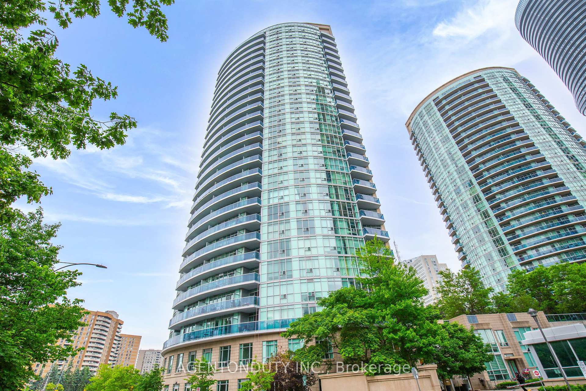 1 Bedroom Condo at 90 Absolute, Mississauga For sale