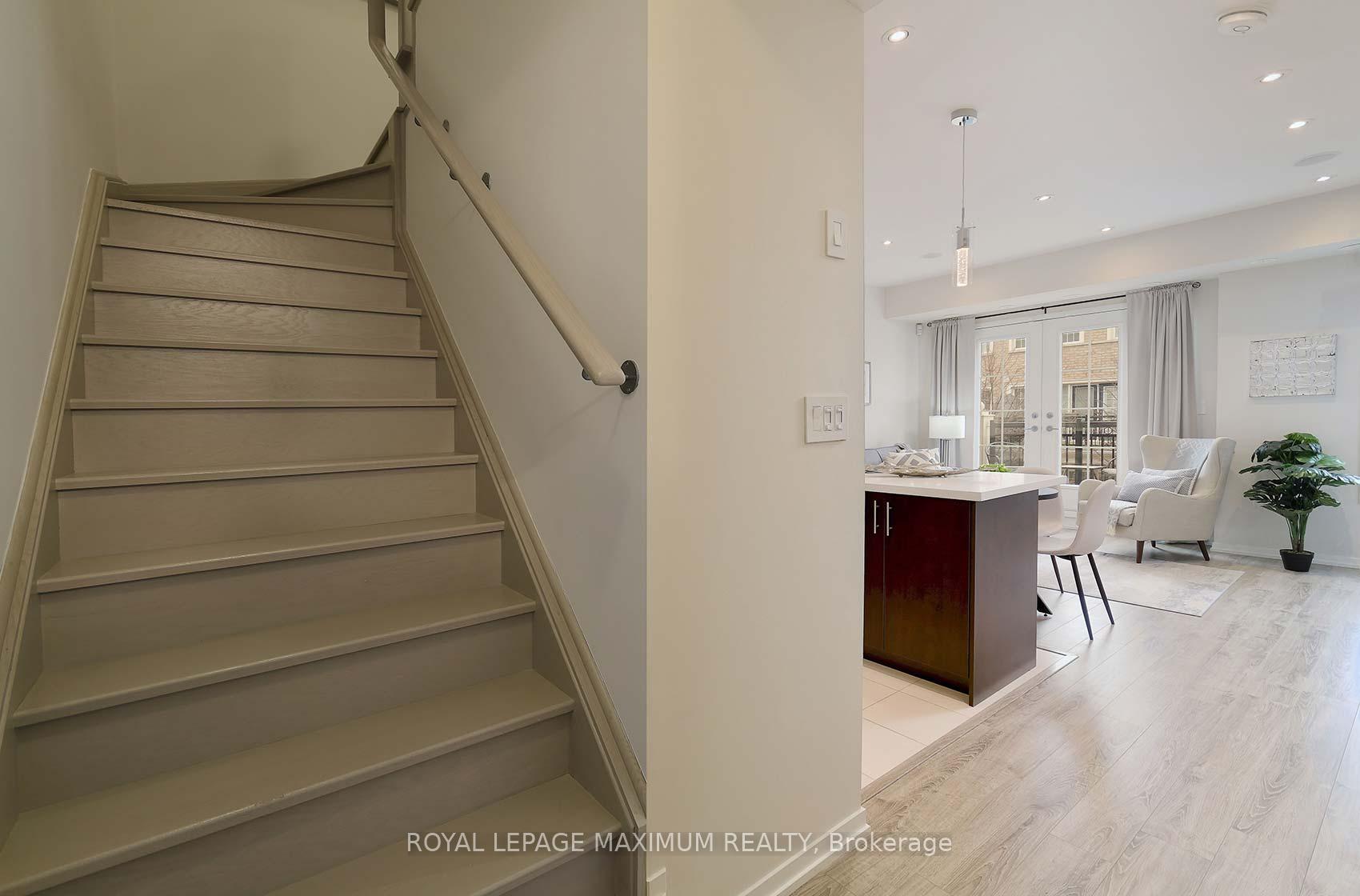 2 Bedrooms Condo at 26 Bruce,  Vaughan For sale