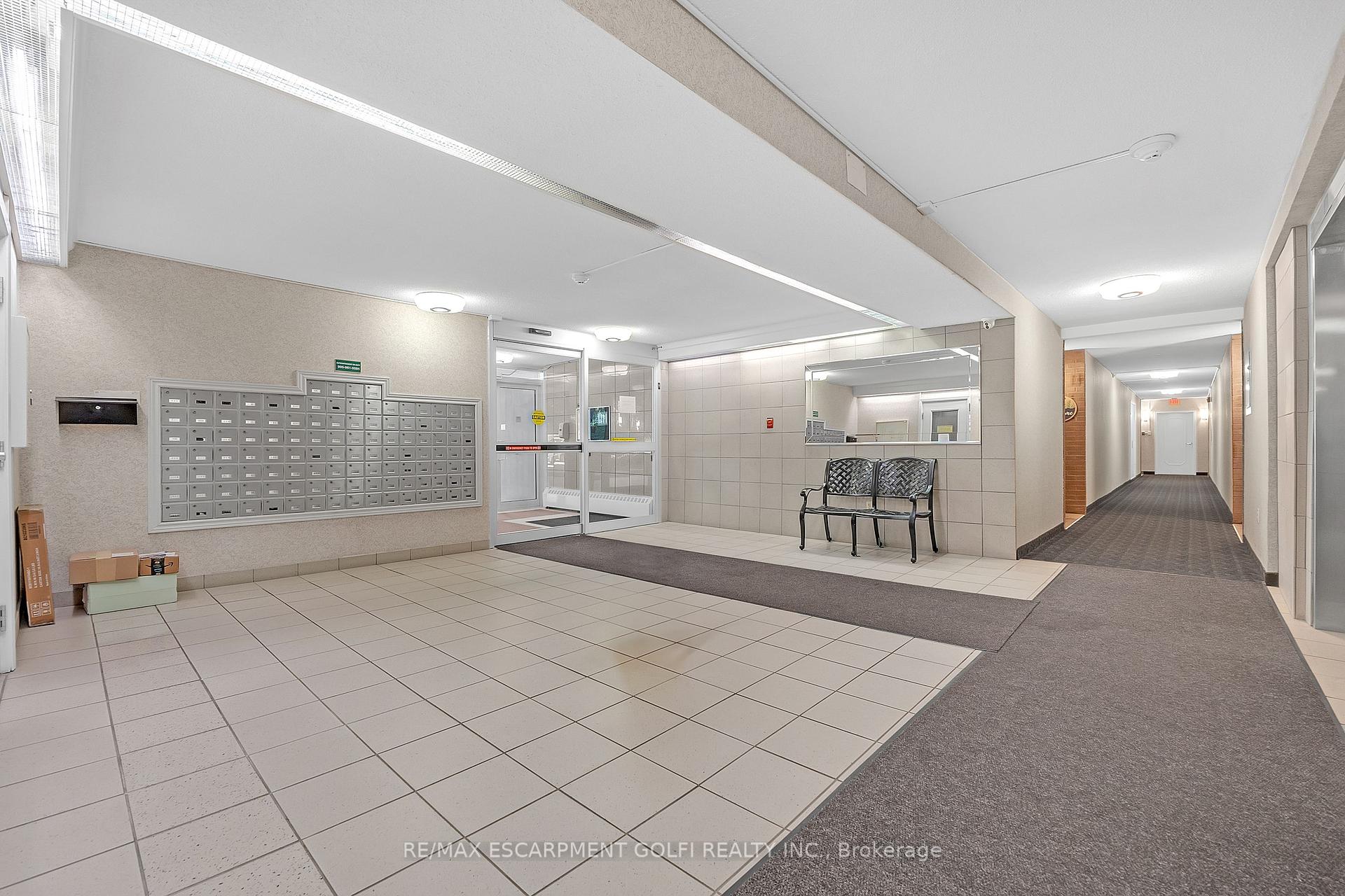 3 Bedrooms Condo at 1966 Main, Hamilton For sale