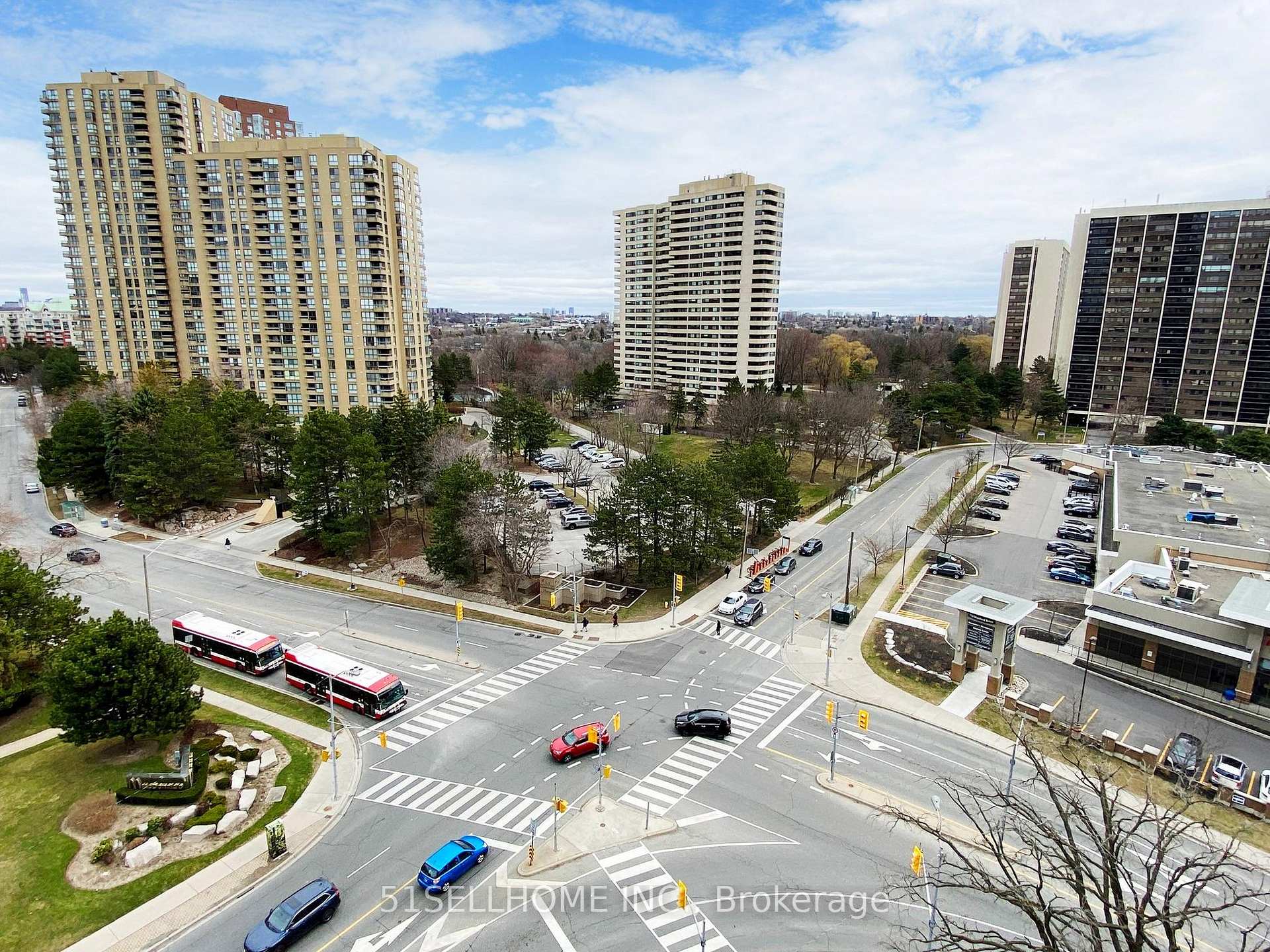 2 Bedrooms Condo at 133 Wynford,  Toronto For sale