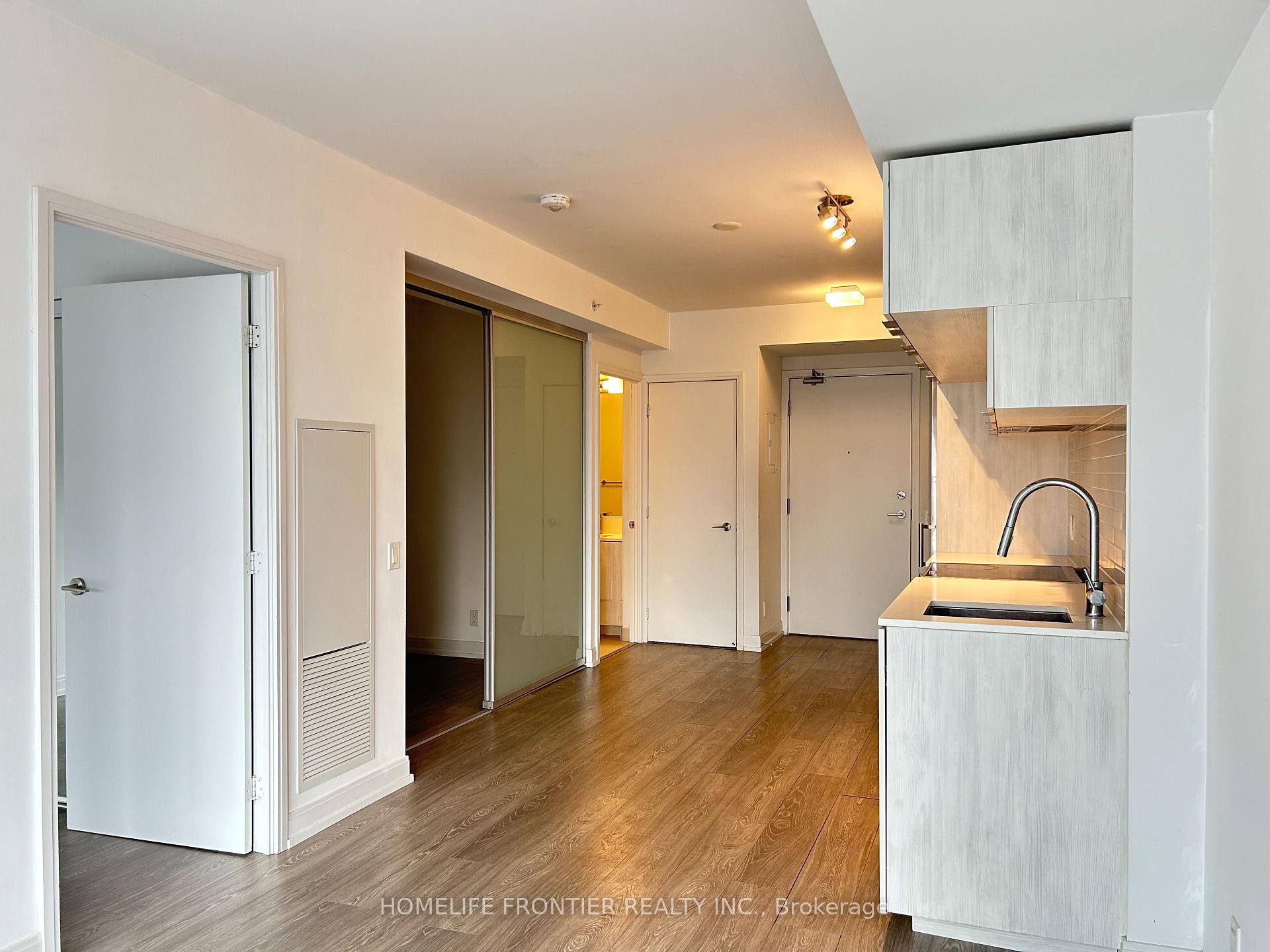 2 Bedrooms Condo at 181 Dundas, Toronto For sale