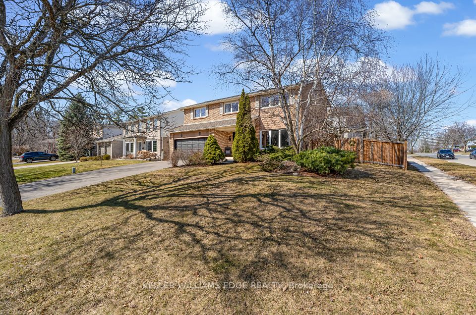 1351 Bryanston Court, Burlington, ON L7P 3N7