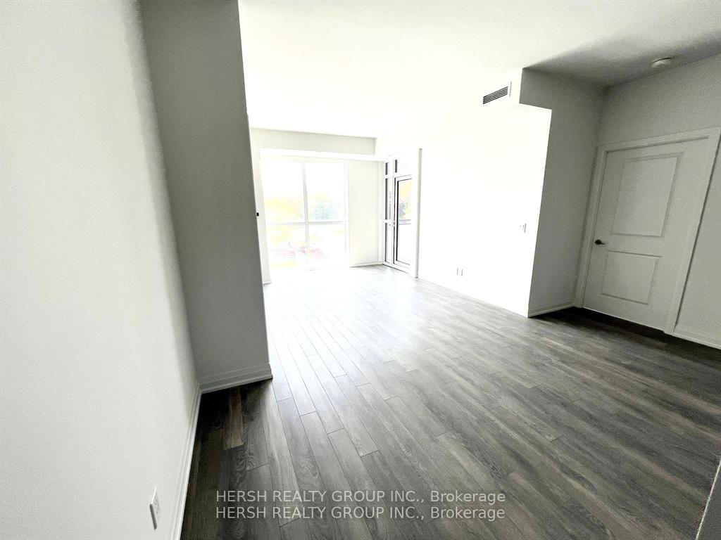 3 Bedrooms Condo at 10 Meadowglen,  Toronto For sale