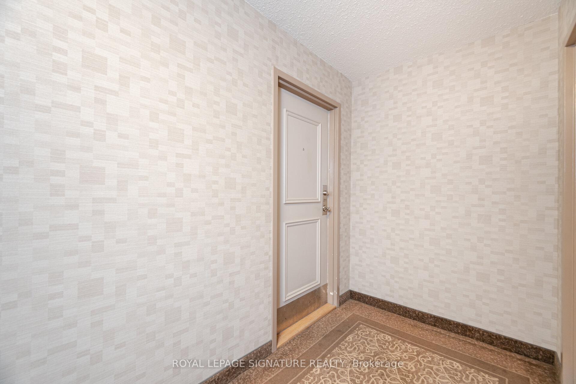 4 Bedrooms Condo at 1300 Mississauga Valley,  Mississauga For sale