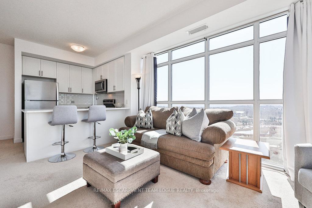 2 Bedrooms Condo at 450 Dundas,  Hamilton For sale