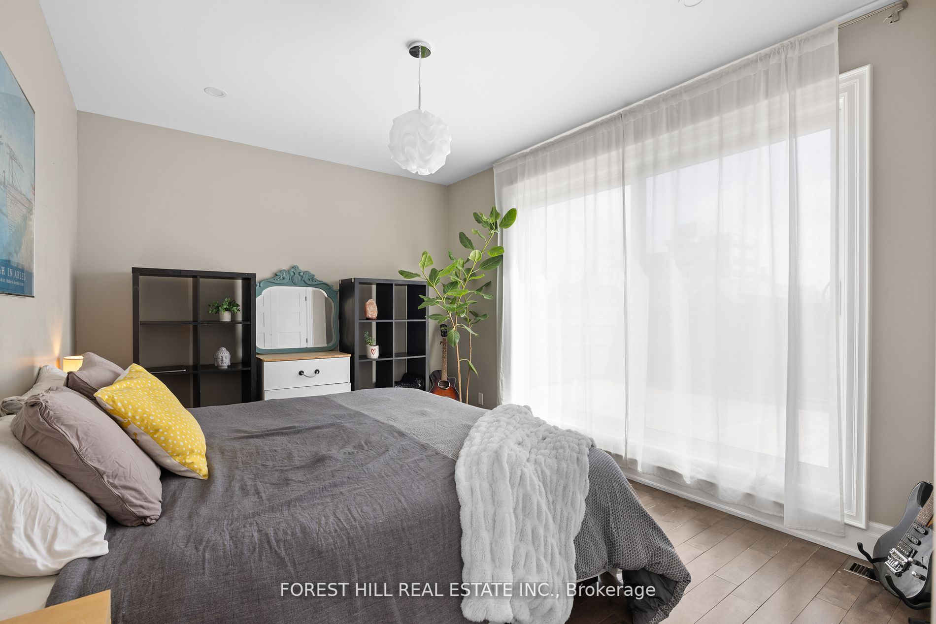 323 Brock Avenue, Toronto, ON M6K 2M6