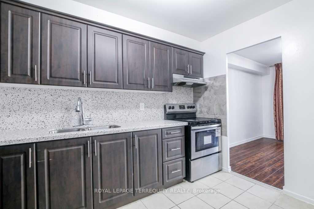 2 Bedrooms Condo at 5 Massey, Toronto For sale
