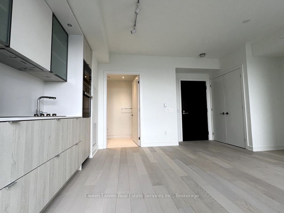 11 Yorkville
