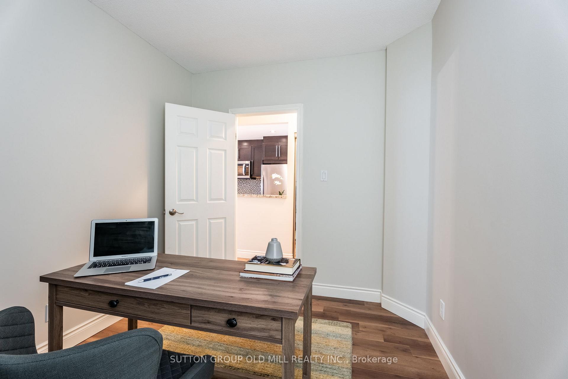 1 Bedroom Condo at 415 Locust, Burlington For sale