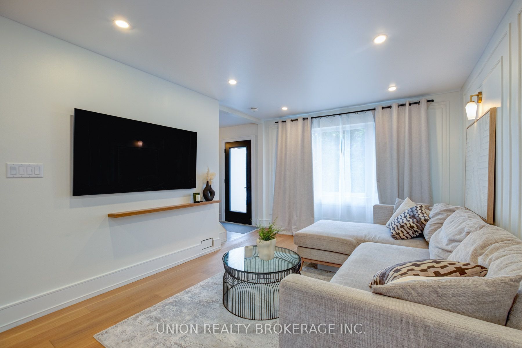 22 Cliffcrest Drive