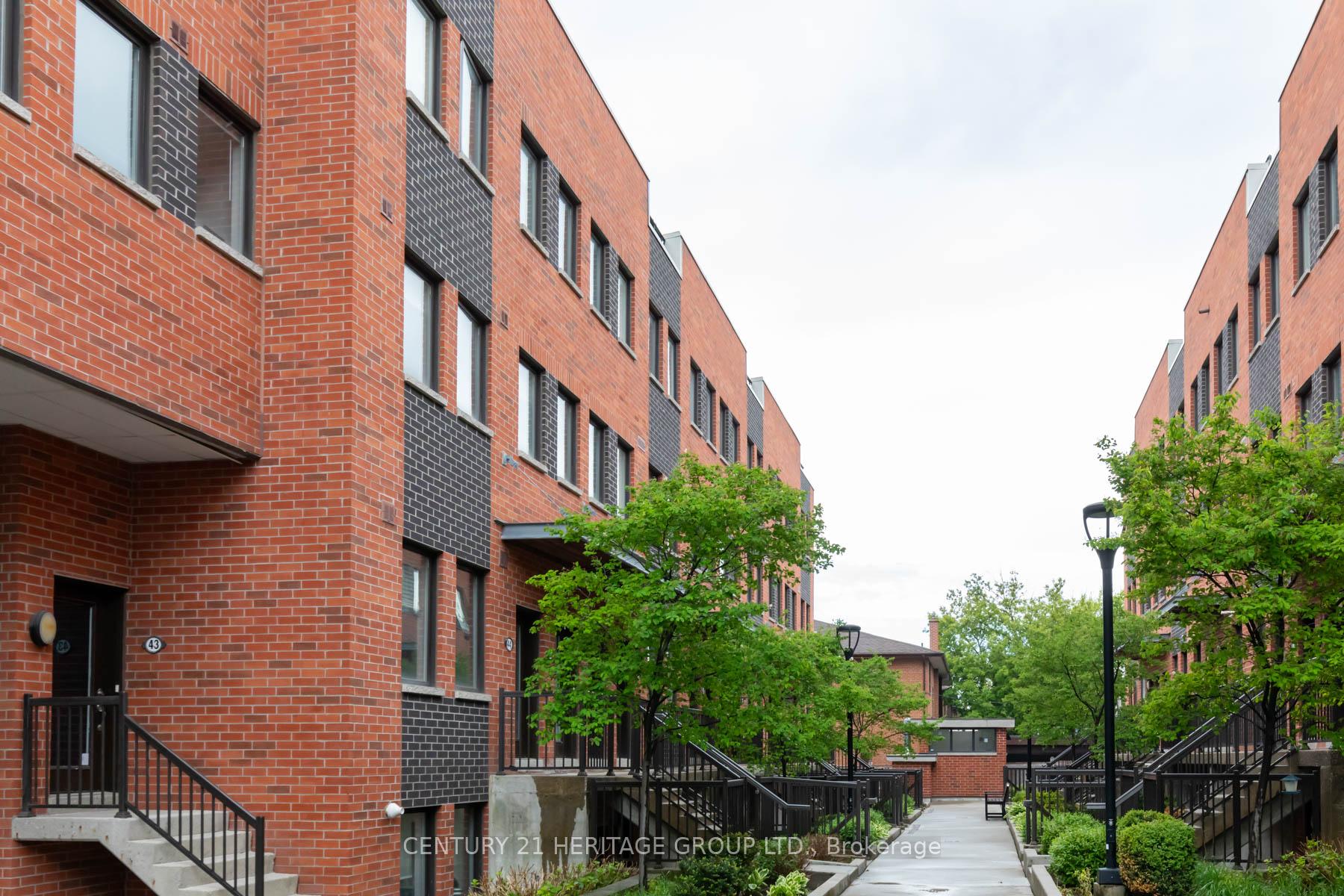 2 Bedrooms Condo at 68 Winston Park, Toronto For sale