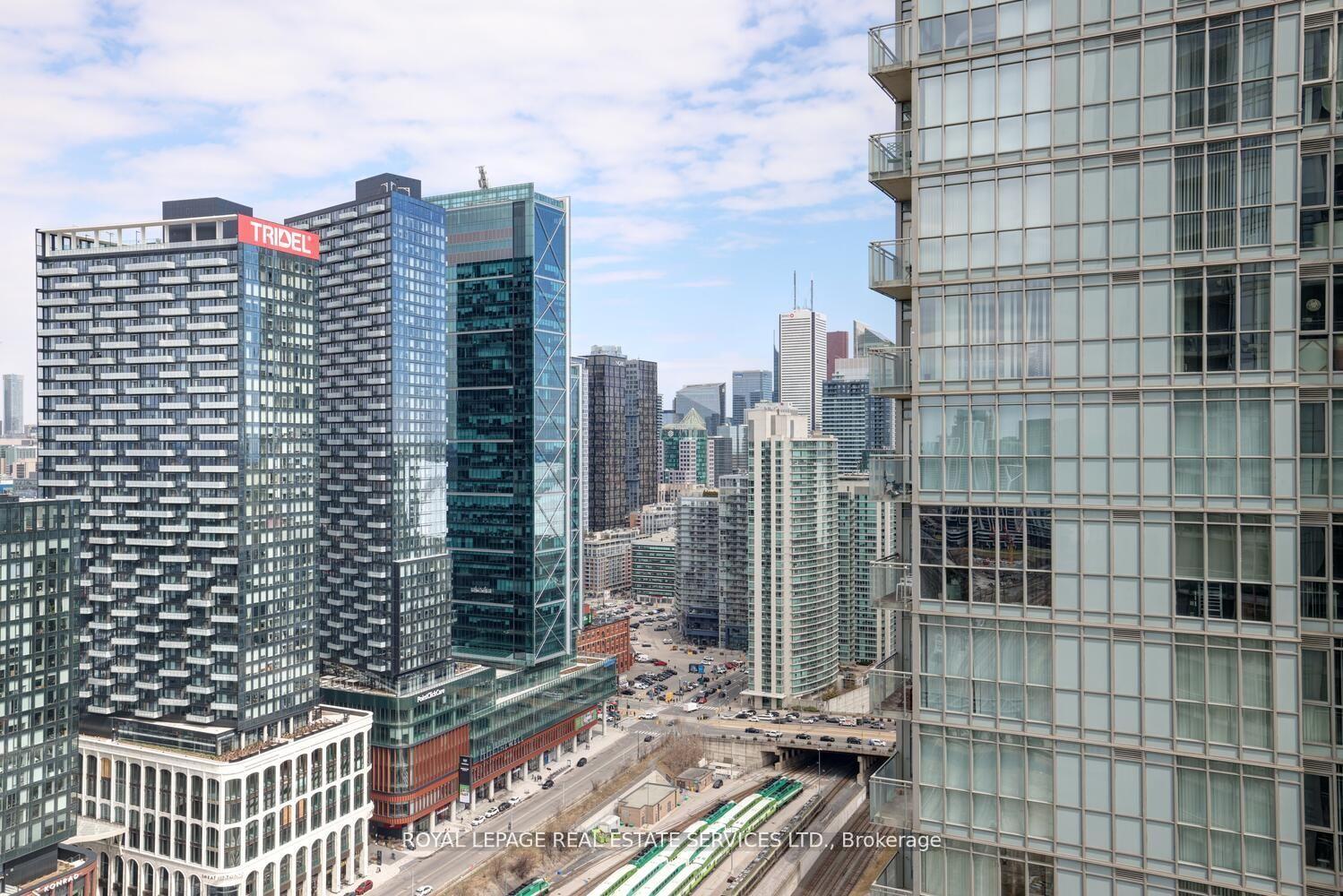 1 Bedroom Condo at 21 Iceboat, Toronto For sale