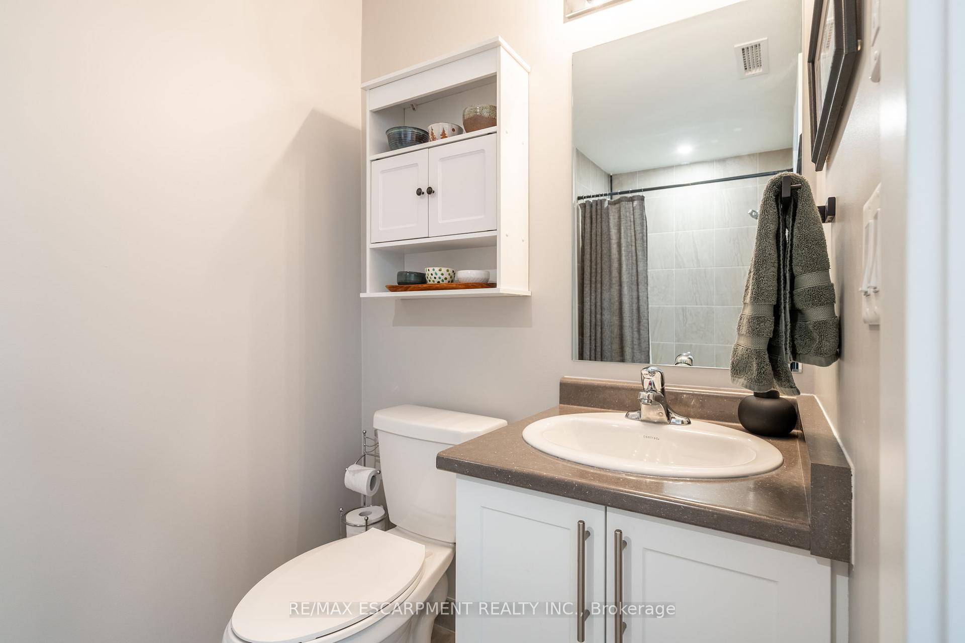 1 Bedroom Condo at 600 North Service, Hamilton For sale