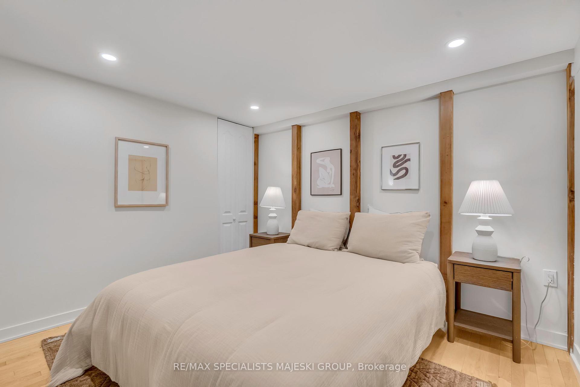 3 Bedrooms Condo at 21 Nassau,  Toronto For sale