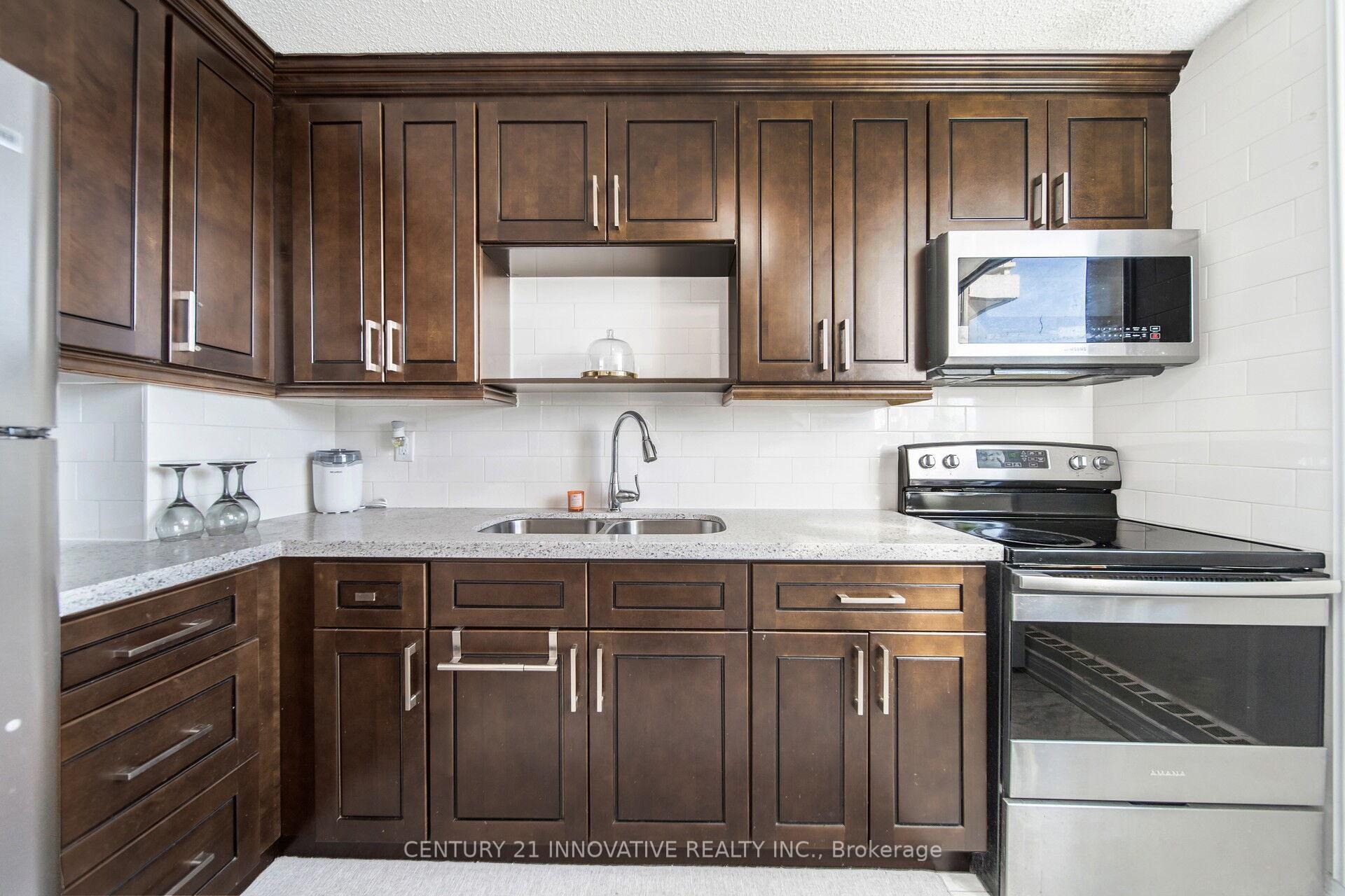 2 Bedrooms Condo at 100 Wingarden, Toronto For sale