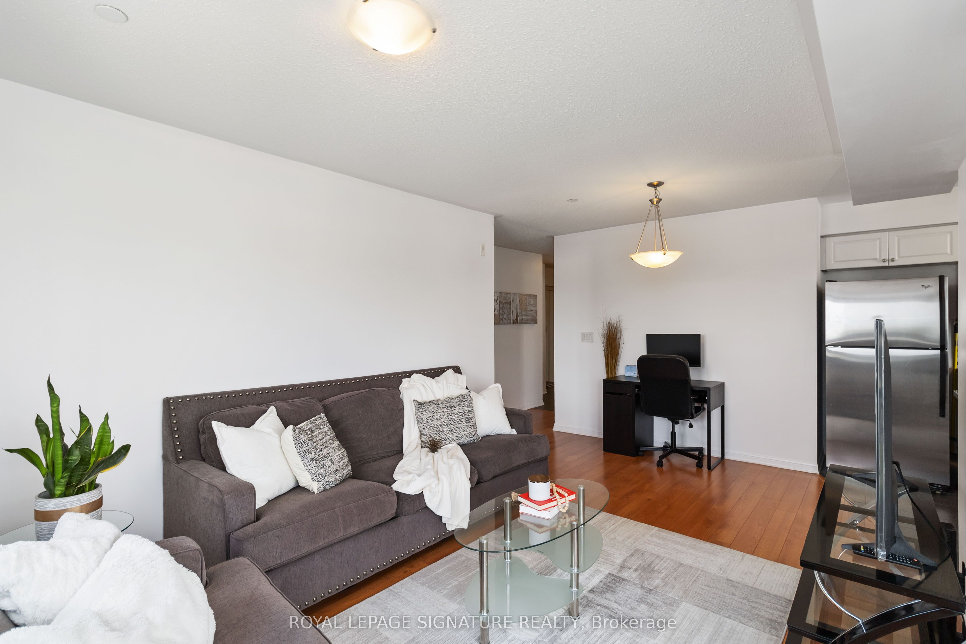 #203 - 1005 Nadalin Heights, Milton, ON L9T 8R4