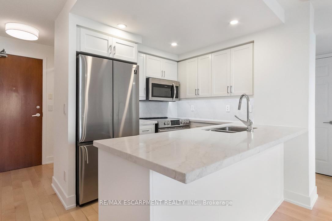 1 Bedroom Condo at 18 Kenaston, Toronto For sale