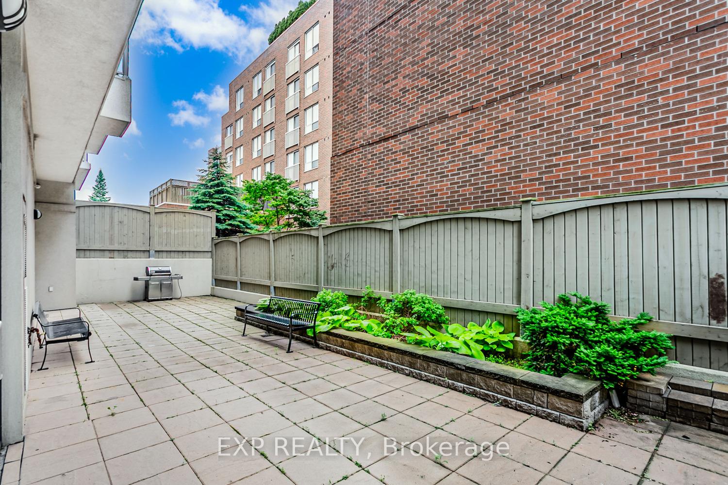 2 Bedrooms Condo at 872 Sheppard, Toronto For sale