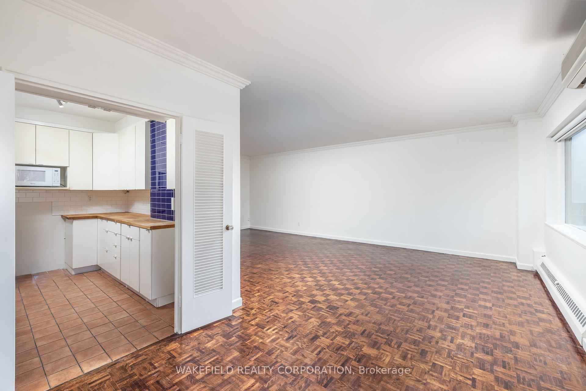 2 Bedrooms Co-op at 21 Dale,  Toronto For sale