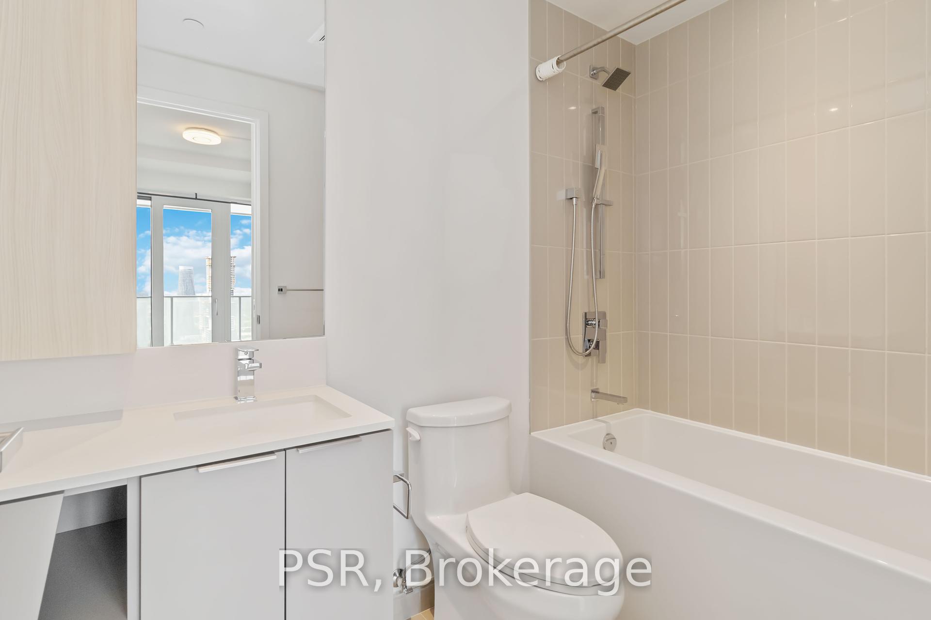 3 Bedrooms Condo at 3900 Confederation, Mississauga For sale