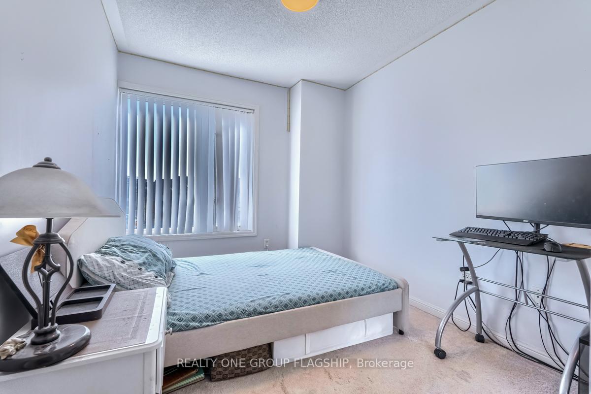 3 Bedrooms Condo at 3185 Boxford,  Mississauga For sale