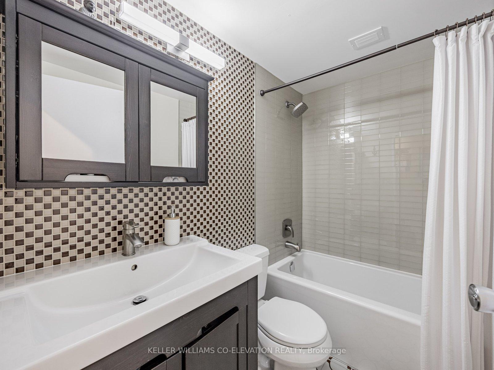 3 Bedrooms Condo at 250 Scarlett, Toronto For sale
