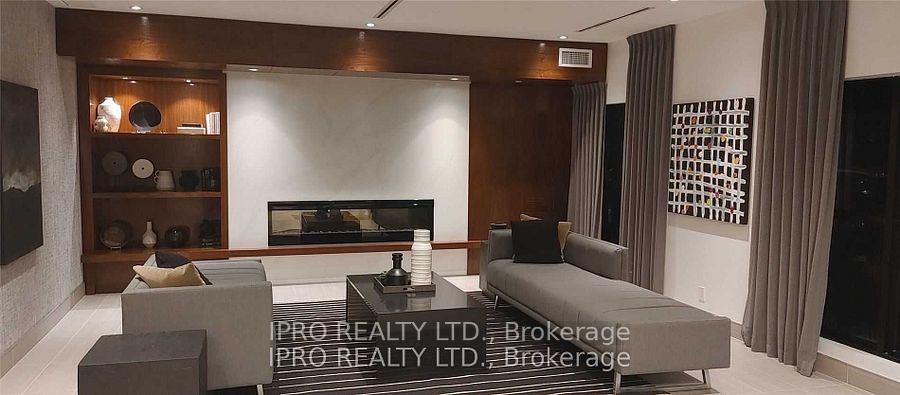 1 Bedroom Condo at 102 Grovewood Common, Oakville For sale