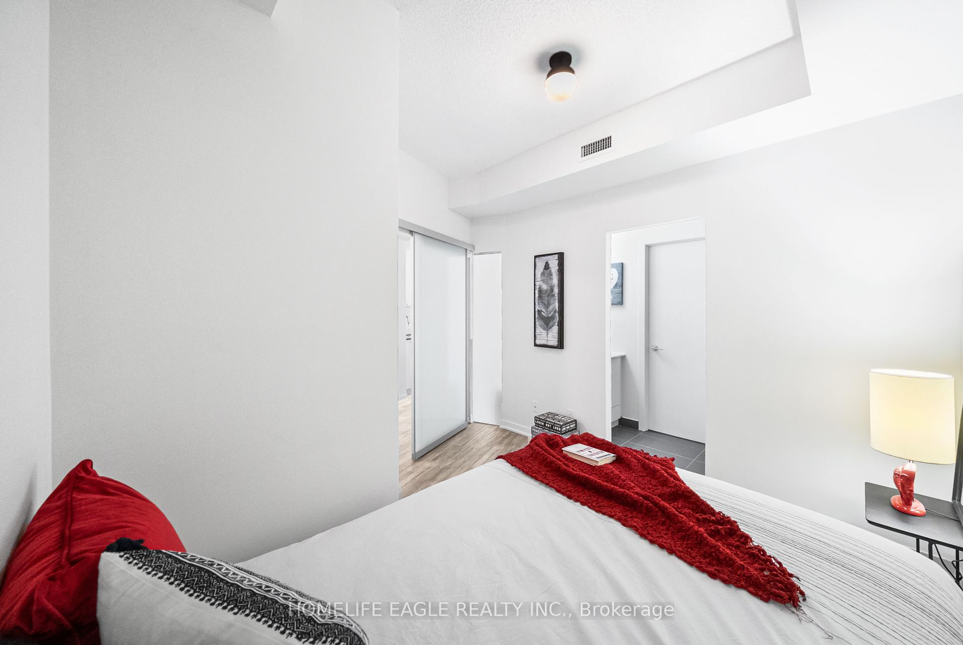 2 Bedrooms Condo at 51 East Liberty, Toronto For sale