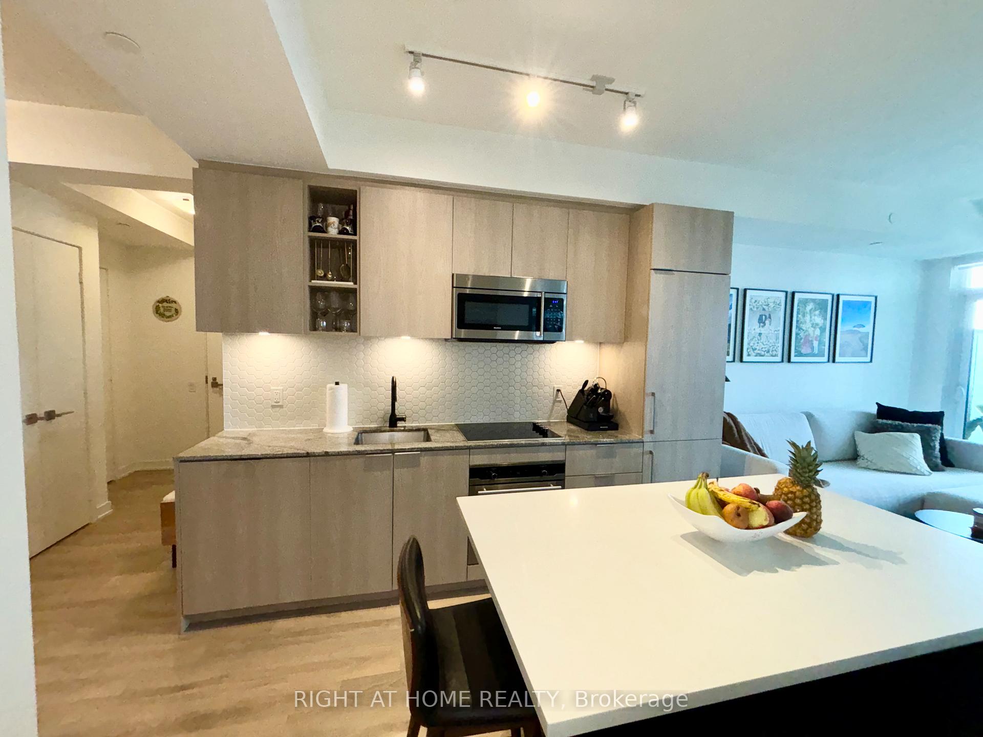 2 Bedrooms Condo at 50 Ordnance, Toronto For sale