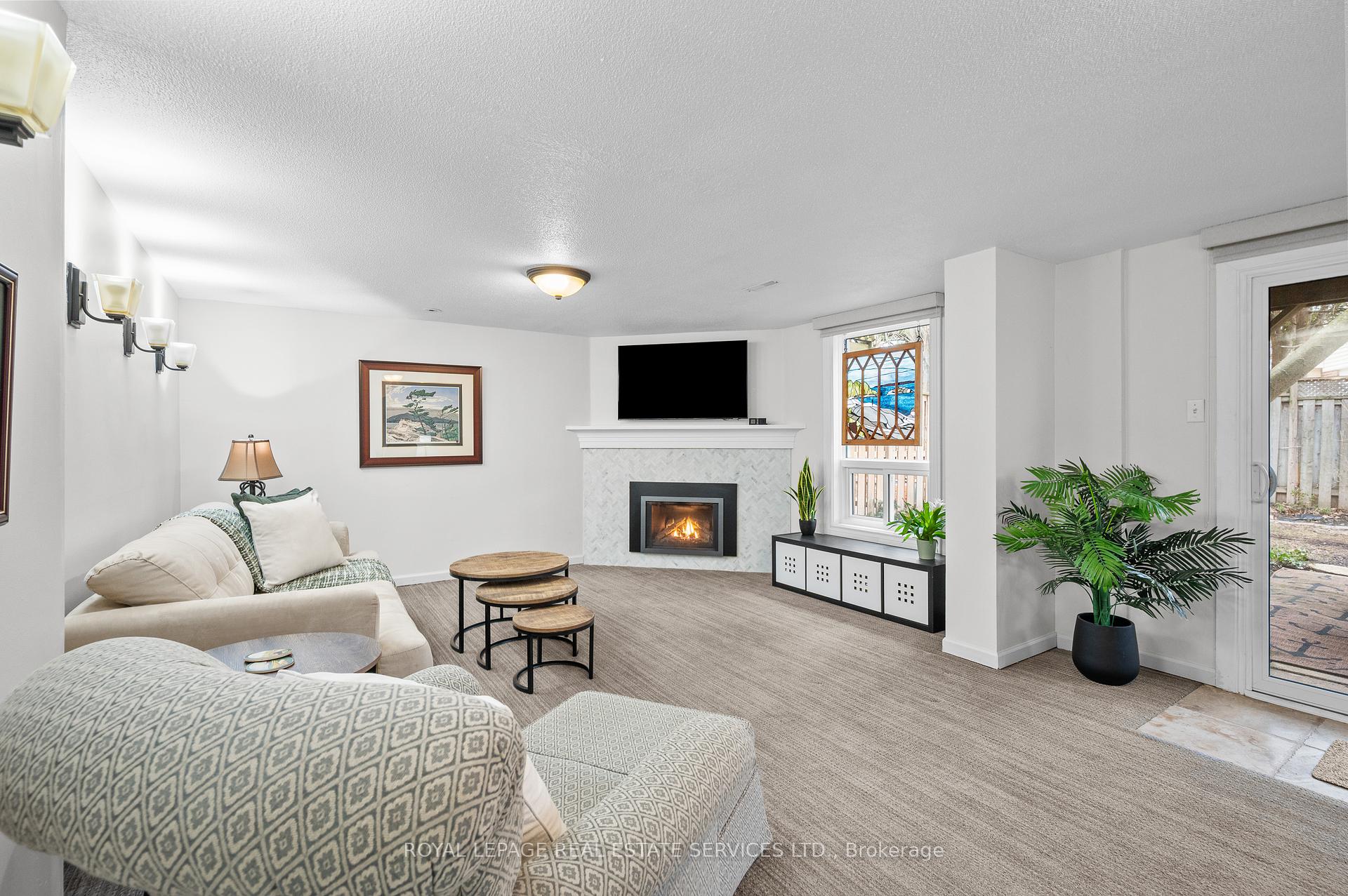 3 Bedrooms Condo at 2098 Marine,  Oakville For sale