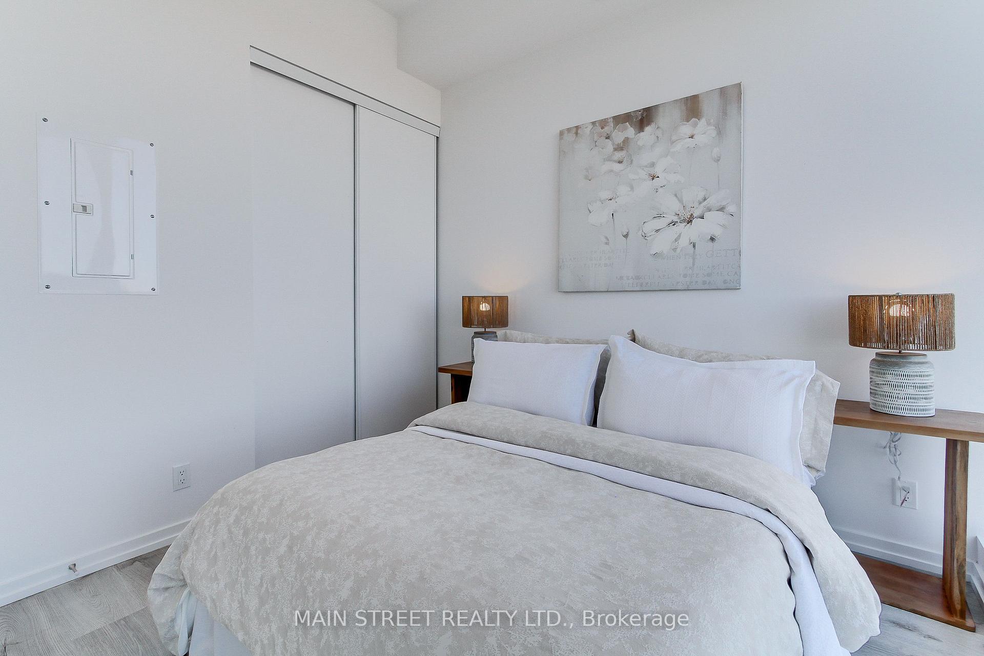1 Bedroom Condo at 1000 Portage, Vaughan For sale