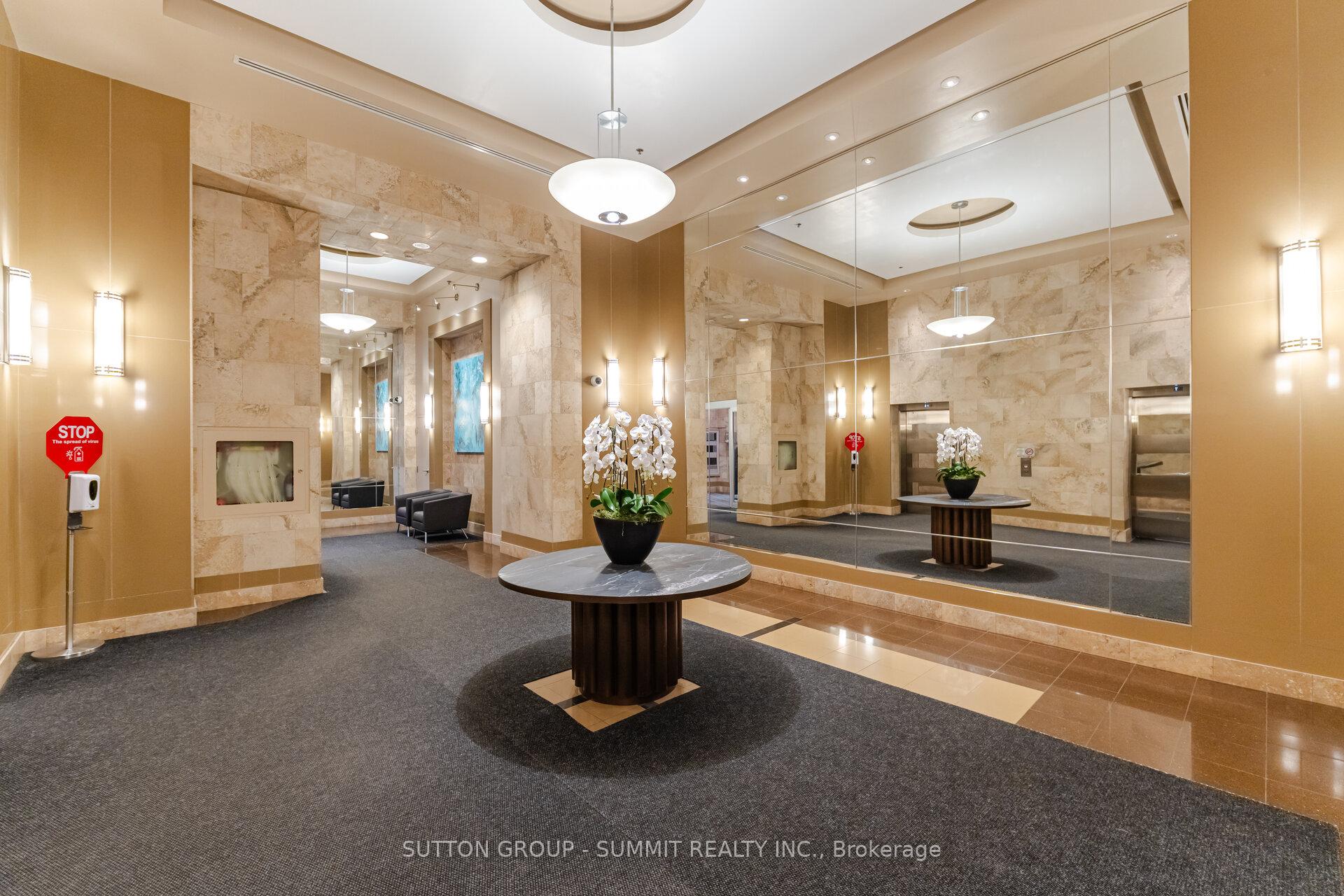 2 Bedrooms Condo at 8 Park, Toronto For sale