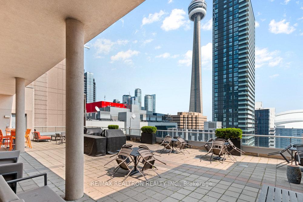 3 Bedrooms Condo at 250 Wellington, Toronto For sale